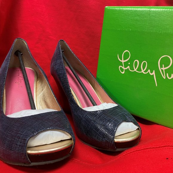 Authentic Barely Worn Navy Lilly Pulitzer Wedge (7.5 M) - Picture 1 of 7
